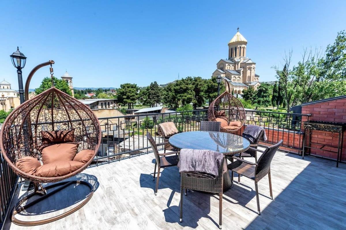 3Br Apt W Huge Terrace & Magnificent Views Tiflis Dış mekan fotoğraf