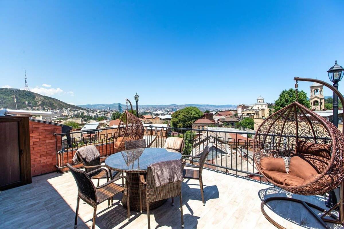 3Br Apt W Huge Terrace & Magnificent Views Tiflis Dış mekan fotoğraf