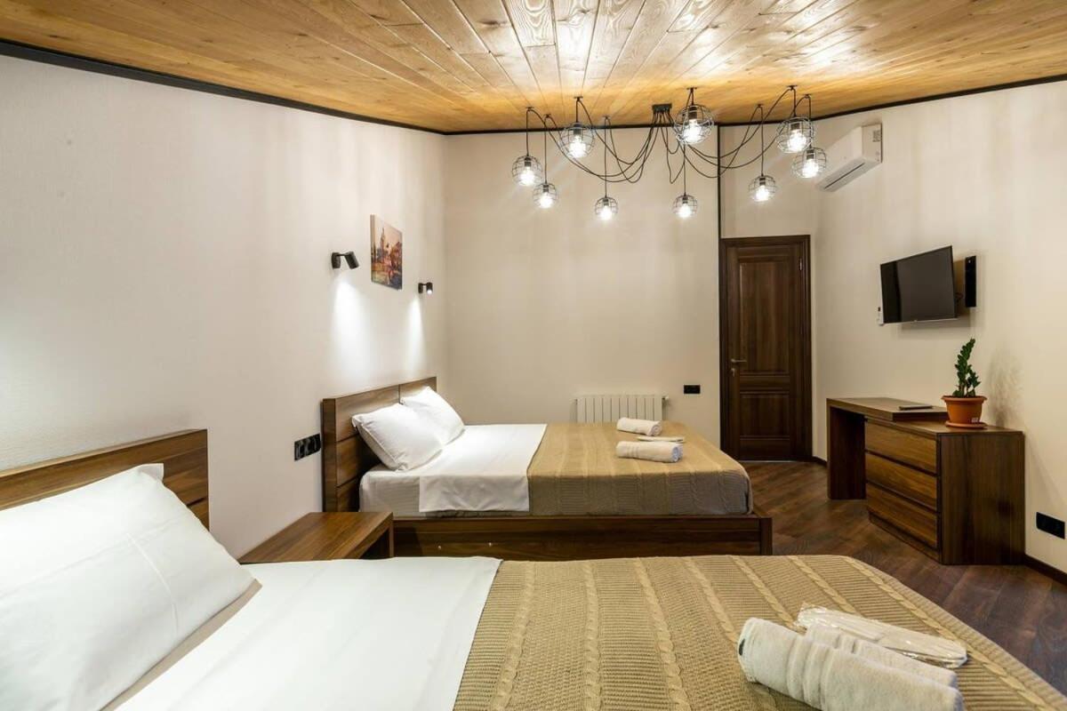 3Br Apt W Huge Terrace & Magnificent Views Tiflis Dış mekan fotoğraf